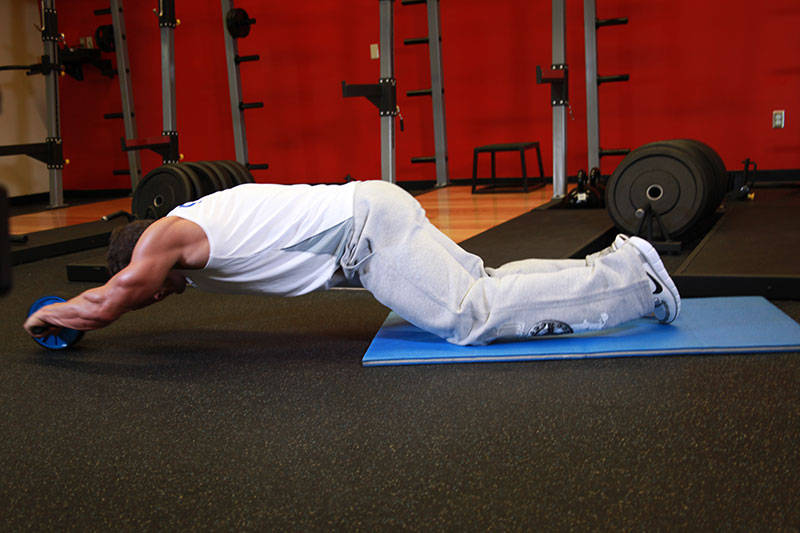 Rueda abdominal (ab wheel): técnica, músculos y progresiones, posición final