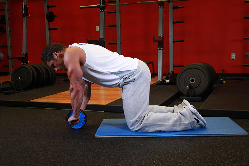 Rueda abdominal (ab wheel): técnica, músculos y progresiones, posición inicial